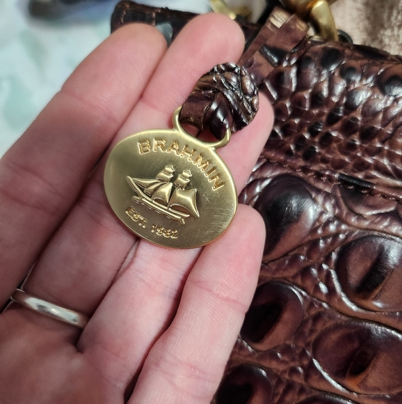 Brahmin leather handbag WITH rose charms - Picture 3 of 12